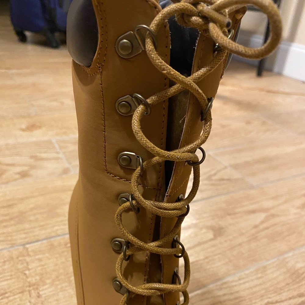 Nude Heeled Boot - Picture 6 of 8